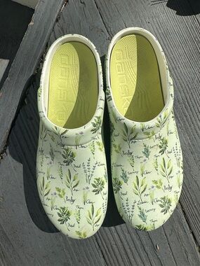 Dansko Eva Herb Clog Size 39